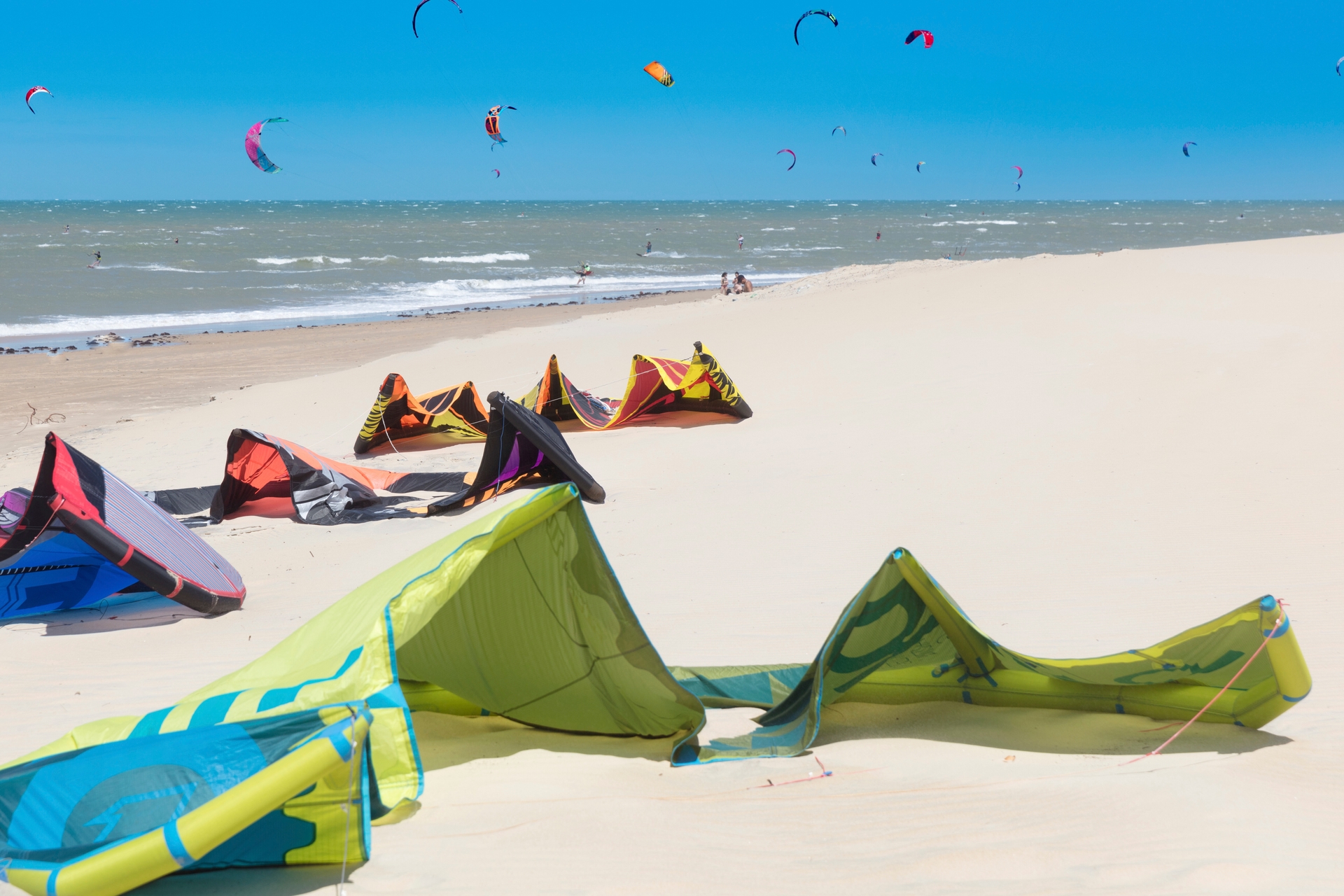 Downwind kitesurfing in Ceará