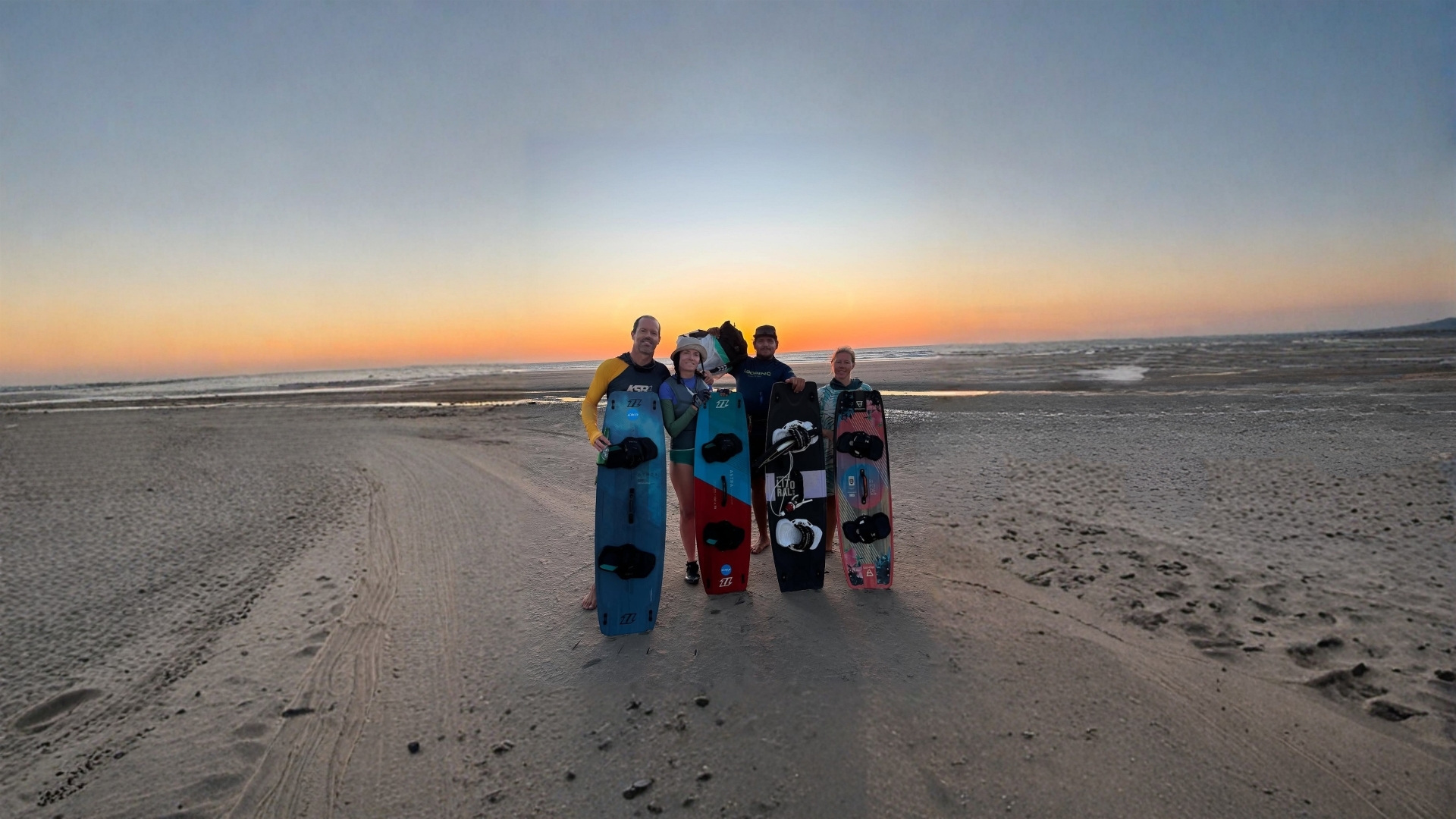 Looping Kite School team at Praia do Preá